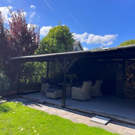 Cosy Vacation Home With Large Fenced Garden Bruinisse Exteriér fotografie